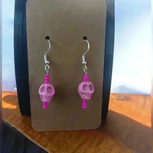 Howlite Turquoise Skull Earrings - Picture 1 of 3